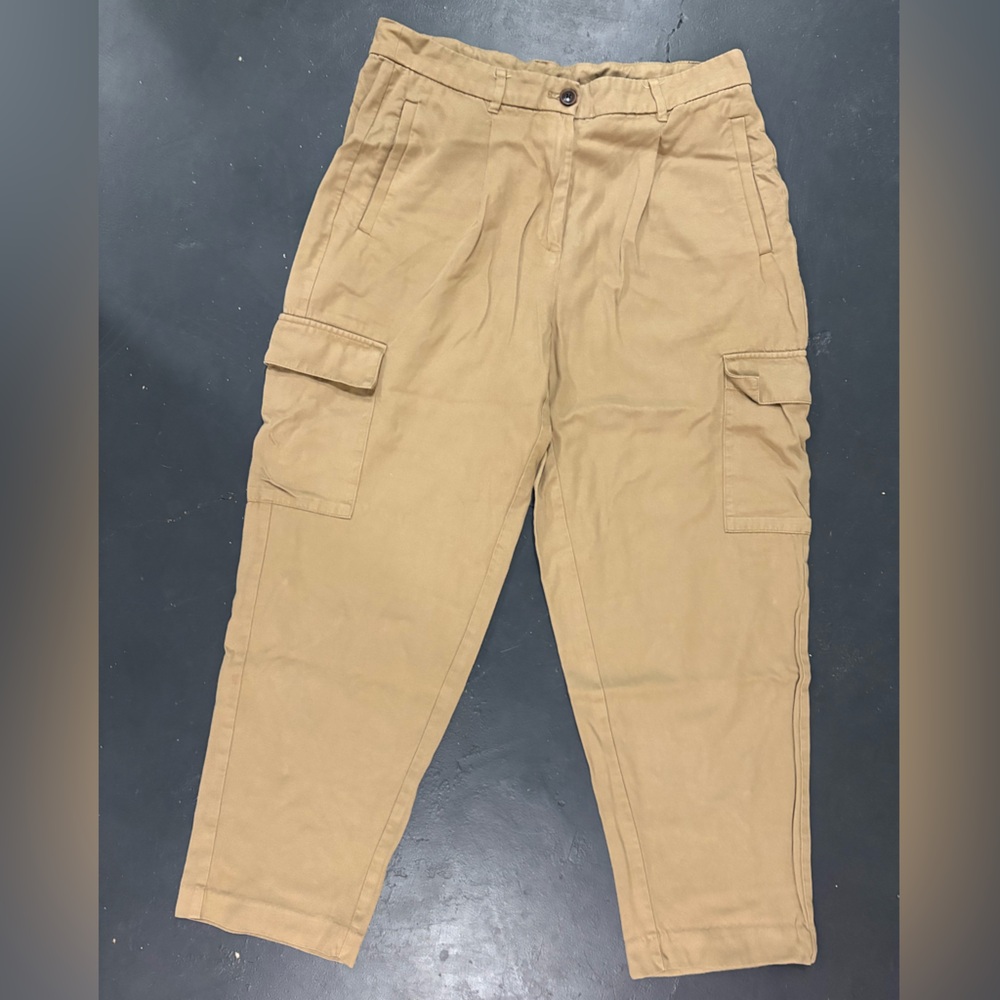 Old Navy Women’s Khaki Cargo Pants